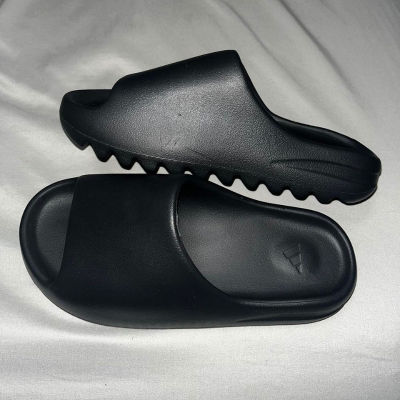 Adidas Yeezy Slite Black